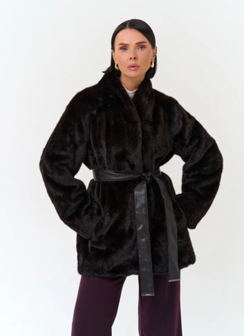 Женское пальто из эко меха