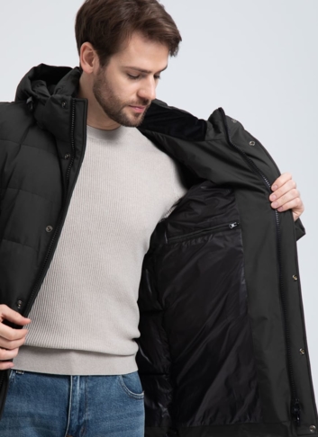 Мужской пуховик с капюшоном 