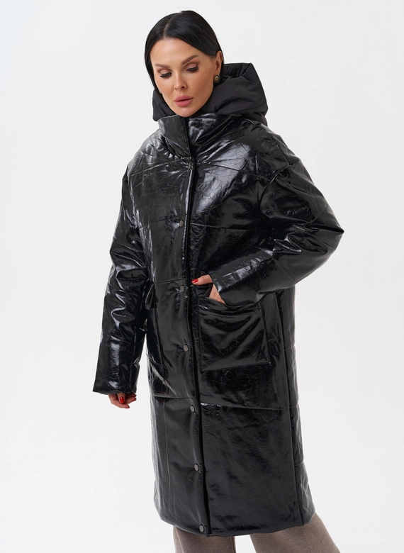 Женский пуховик из эко кожи с капюшоном