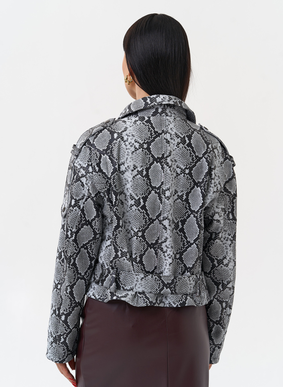Кожаная куртка со змеиным принтом