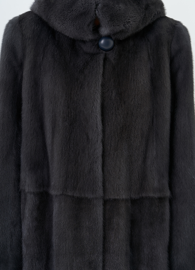 Женская шуба из меха норки с капюшоном модель № 32108 универмаг малина