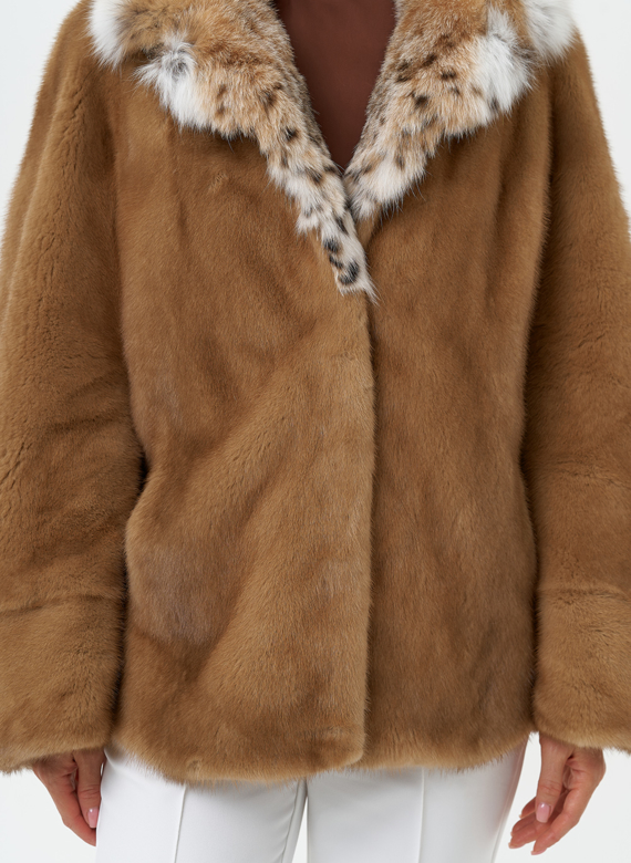 Куртка из меха норки с воротником их меха рыси