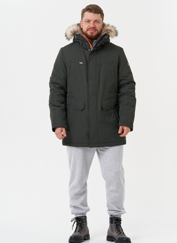 Пуховик с отделкой из меха енота