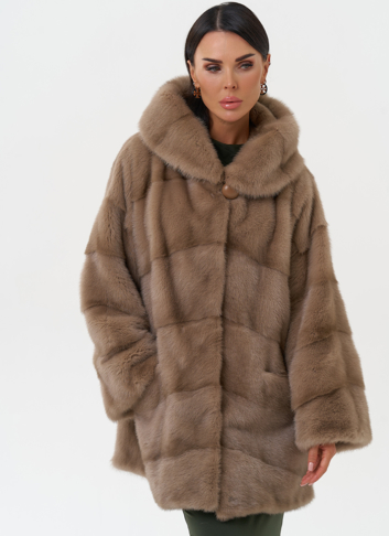 Короткая шуба из норки с капюшоном