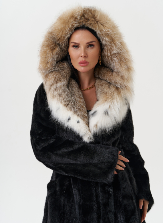 Норковая шуба с капюшоном из меха рыси