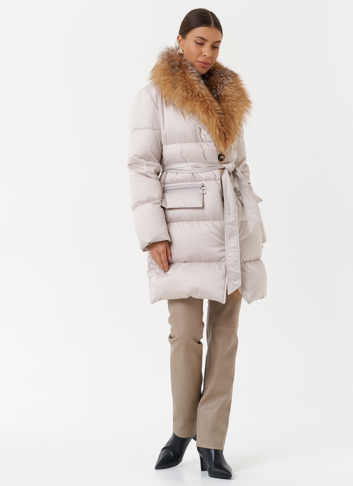 Женский пуховик с отделкой из меха лисы