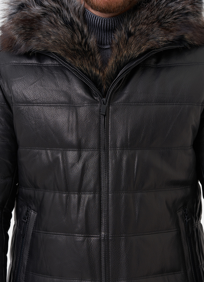 Пуховик из натуральной кожи с капюшоном из меха енота модель № 25455 универмаг малина