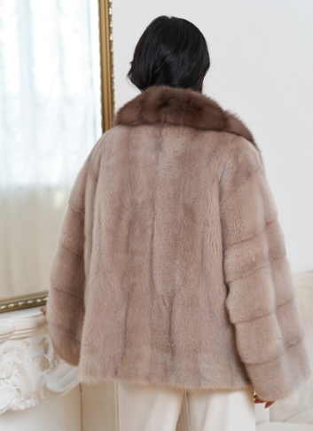 Куртка из меха норки с английским воротником из меха куницы