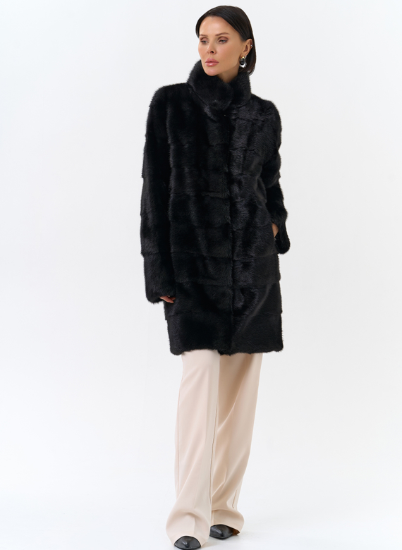Норковая шуба с воротником стойка черного цвета 