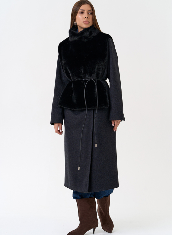 Женская манишка из эко меха в черном цвете