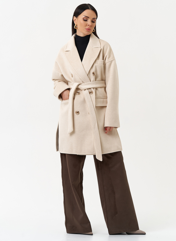Женское укороченное пальто с поясом