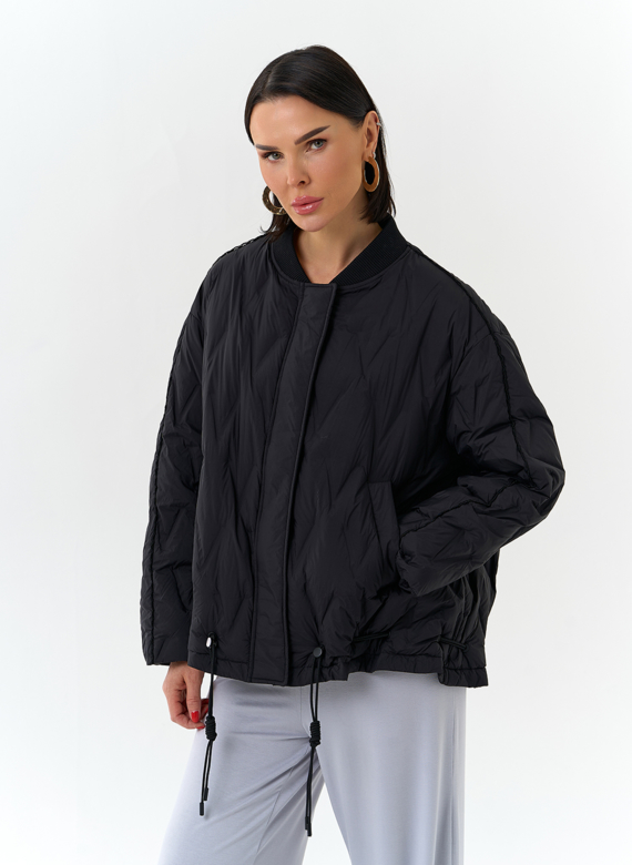 Женская куртка бомбер черного цвета