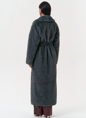 Женское пальто из эко меха в цвете ментол