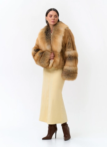 Укороченная шуба из меха рыжей лисы