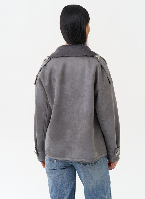 Дубленка из эко замши с акцентными пуговицами