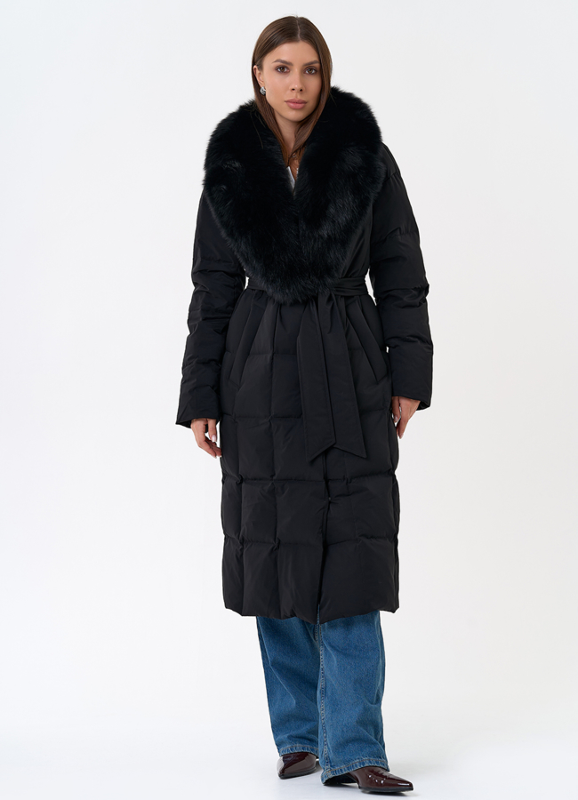 фото Женский пуховик с воротником из меха песца в черном цвете модель № 31416