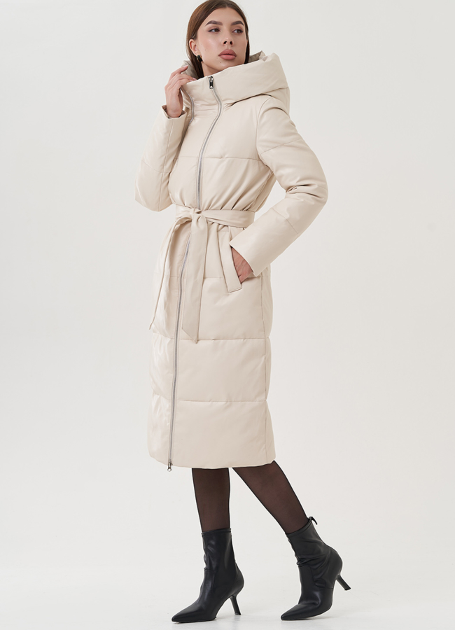 фото Пуховик из эко кожи молочного цвета с капюшоном модель № 25711