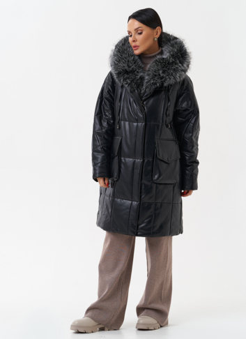 Пуховик из эко кожи с капюшоном из эко меха 