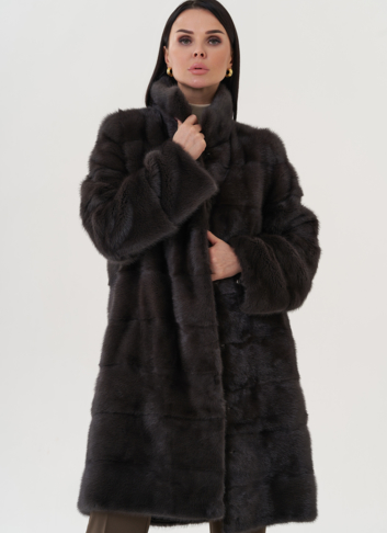 Шуба из норки с воротником стойка