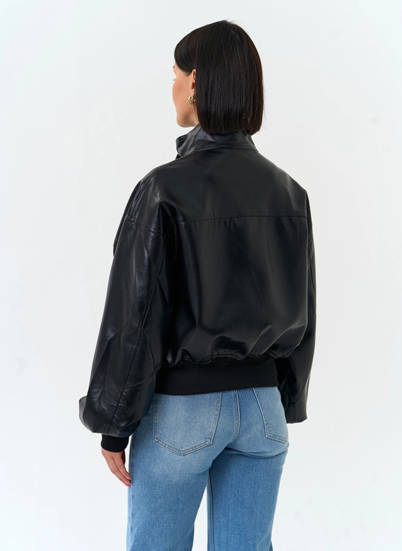 Женская куртка бомбер из эко кожи