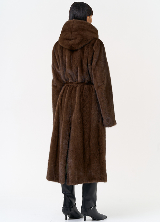 фото Женская шуба из меха норки с капюшоном  модель № 31651