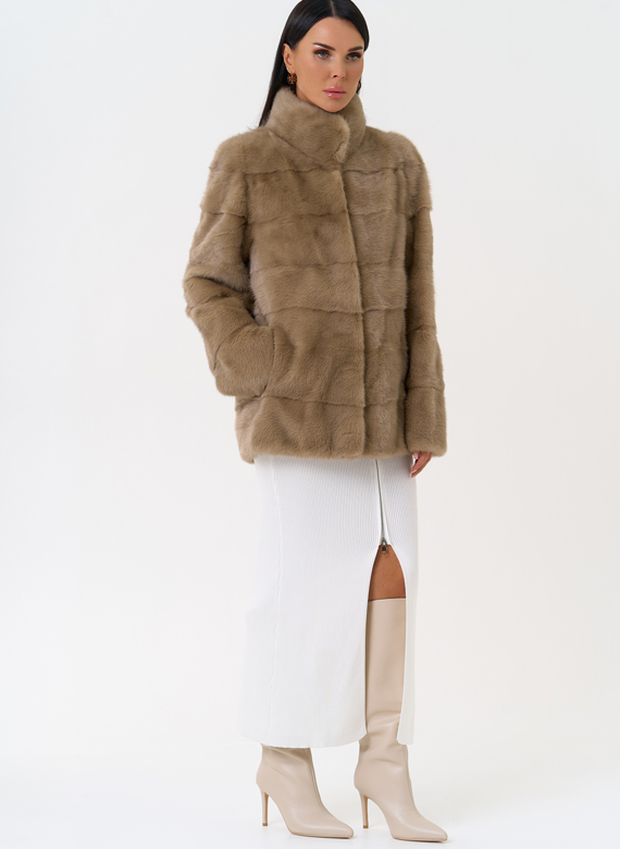 Короткая шуба из норки с воротником стойкой