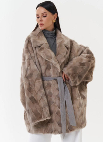 Шуба из меха скандинавской норки с поясом фото