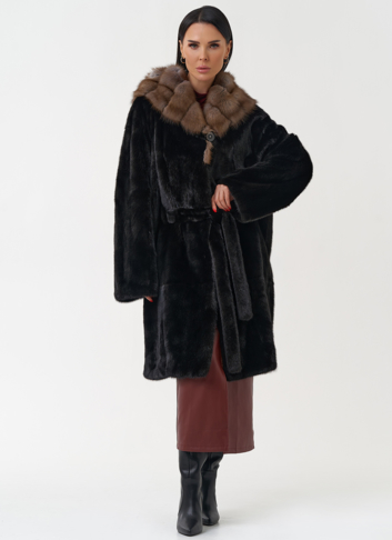 Норковая шуба с капюшоном из меха куницы