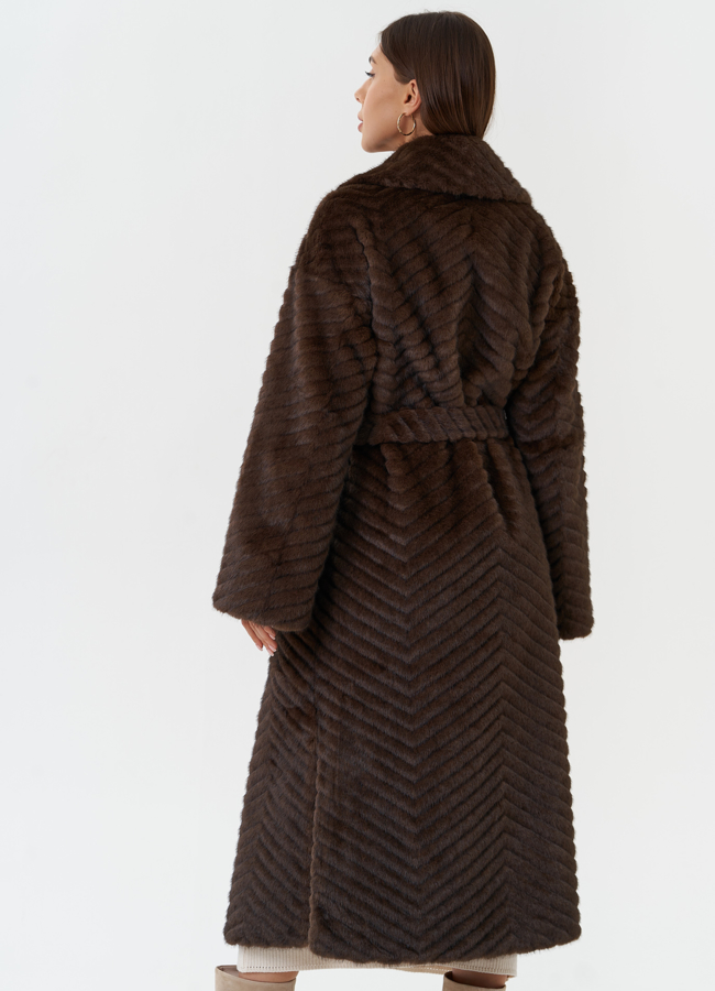 Пальто из эко меха с английским воротником модель № 28450 универмаг малина