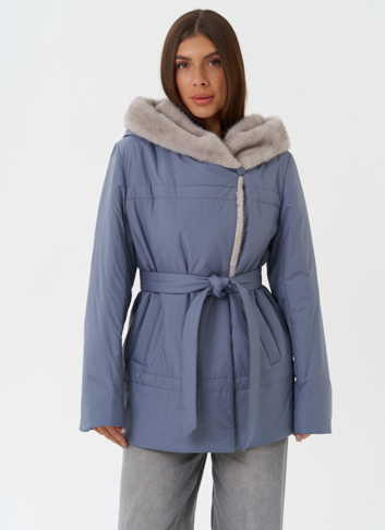 Куртка с капюшоном из эко меха