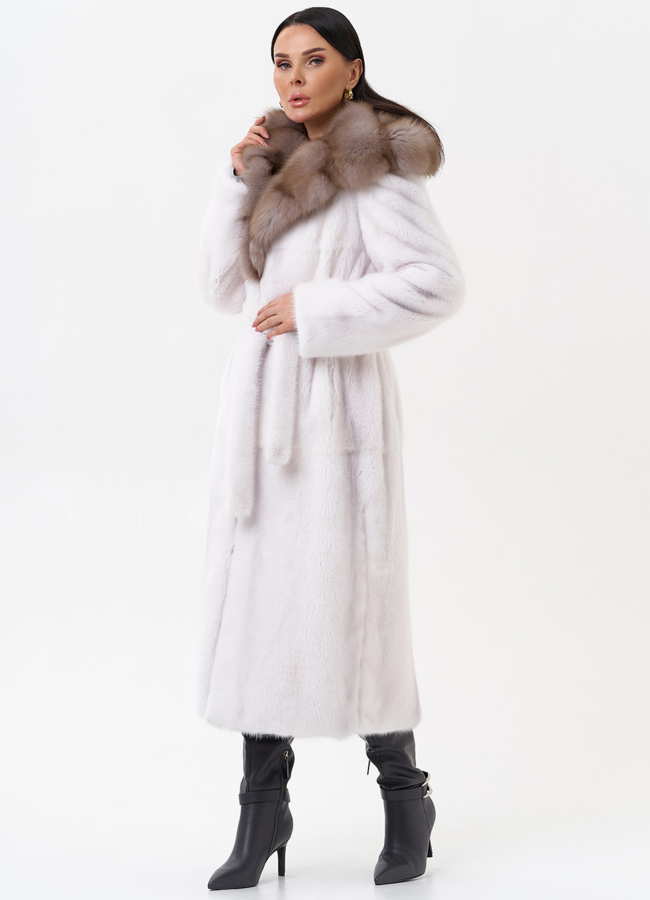 Белая шуба из норки с куницей модель № 29530 универмаг малина